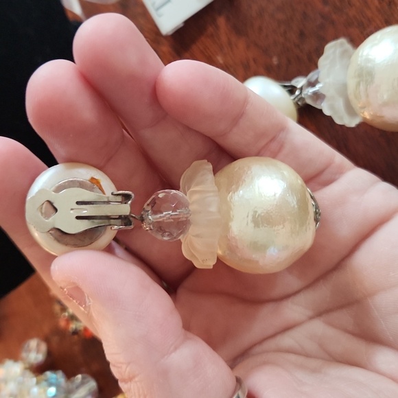 Faux pearl, glass, and ab glass crystals necklace and earrings. - Picture 4 of 7